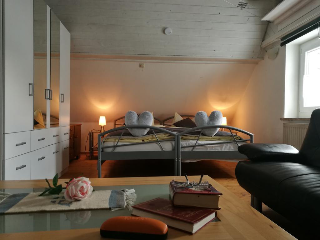 Pension Und Restaurant Reck Aulendorf Eksteriør billede
